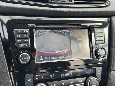 Used 2017 Nissan Rogue SV w/ SV Premium Package FWD image 29