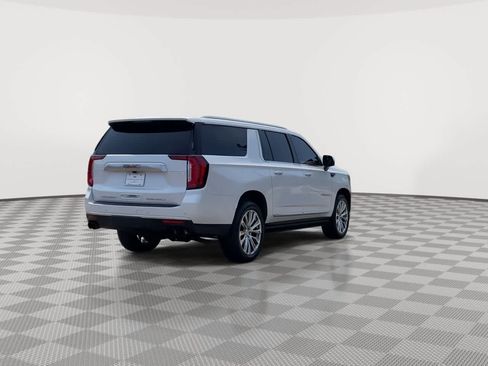 Used 2022 GMC Yukon XL Denali AWD/4WD image 8