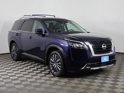 Used 2023 Nissan Pathfinder SL w/ SL Premium Package AWD/4WD image 2