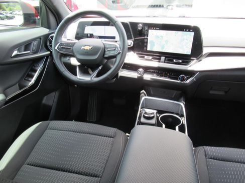 Used 2026 Chevrolet Equinox LT FWD image 13