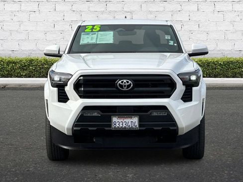 Used 2025 Toyota Tacoma SR5 image 9
