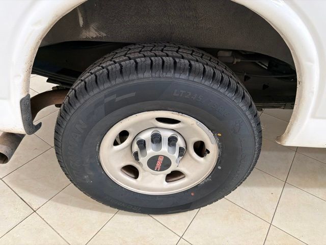 Used 2018 GMC Savana 2500 RWD image 26