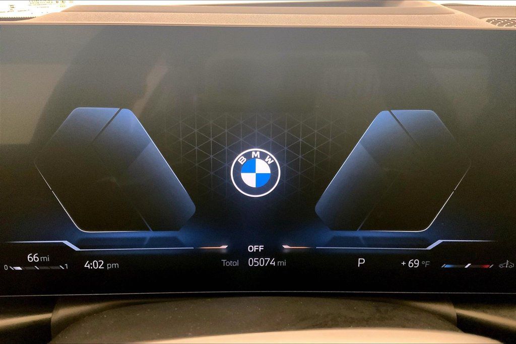 Certified 2025 BMW 330i xDrive Sedan w/ Premium Package AWD/4WD image 20