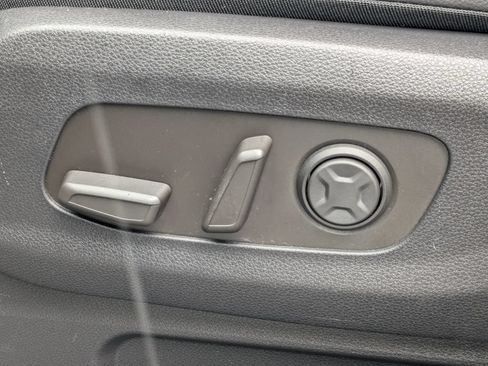 Used 2025 Kia Carnival SX Prestige FWD image 26