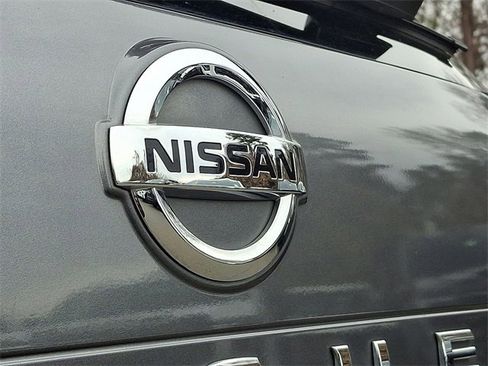 Used 2021 Nissan Rogue SL image 30