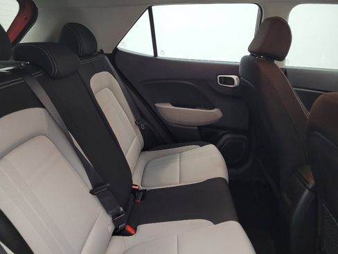 Used 2023 Hyundai Venue SEL FWD image 19