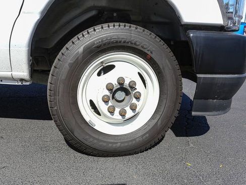 Used 2024 Ford E-350 and Econoline 350 Super Duty w/ Driver's Safety Package image 13