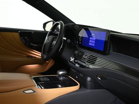 Used 2024 Lexus LS 500 AWD w/ Luxury Package image 8