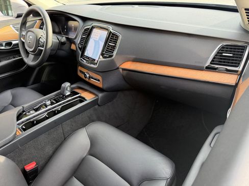 Used 2024 Volvo XC90 B5 Plus w/ Protection Package image 2
