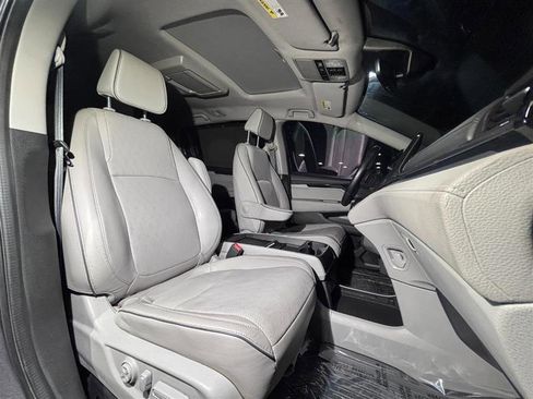 Used 2022 Honda Odyssey Elite image 13