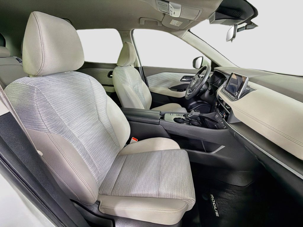 Used 2023 Nissan Rogue SV FWD image 29