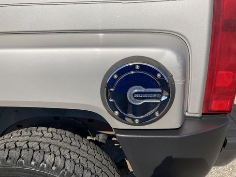 Used 2007 HUMMER H3 image 8