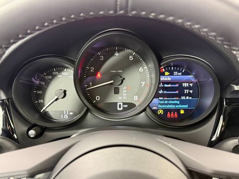 Certified 2026 Porsche Macan AWD/4WD image 21