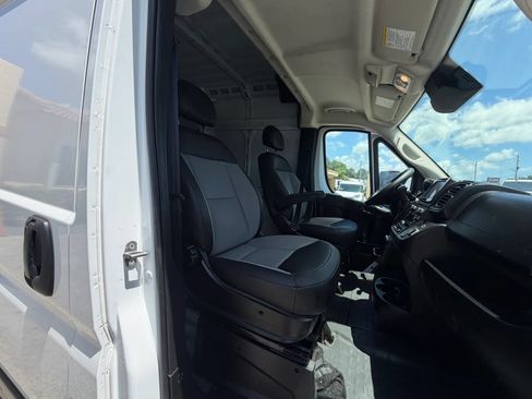 Used 2025 RAM ProMaster 2500 w/ Convenience Group FWD image 16