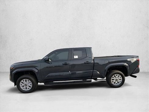 Used 2025 Toyota Tacoma SR5 image 5