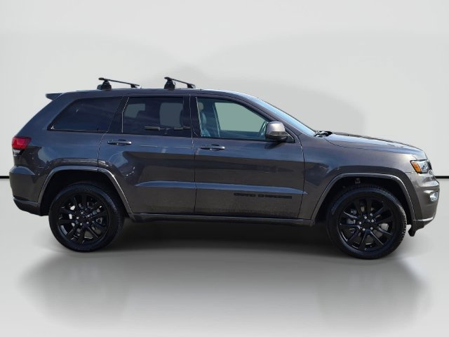 Used 2018 Jeep Grand Cherokee Altitude AWD/4WD image 6