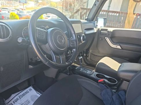 Used 2014 Jeep Wrangler Unlimited Sahara w/ Max Tow Package AWD/4WD image 11