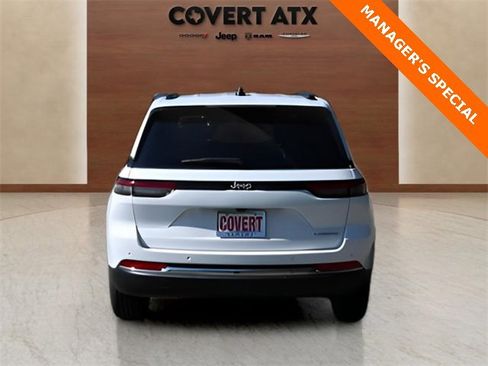 New 2025 Jeep Grand Cherokee Laredo w/ Trailer Tow Package image 4