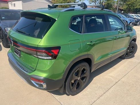 New 2025 Volkswagen Taos SEL image 6