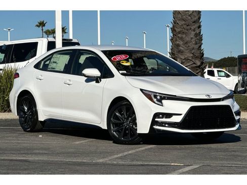 New 2026 Toyota Corolla SE image 2