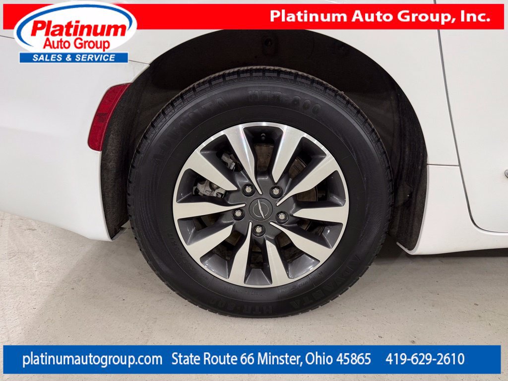 Used 2023 Chrysler Pacifica Limited FWD image 54