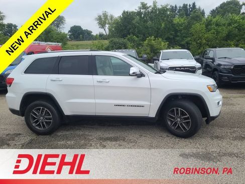 Used 2018 Jeep Grand Cherokee Limited AWD/4WD image 3