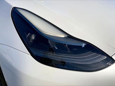 Used 2021 Tesla Model 3 Standard Range Plus image 25
