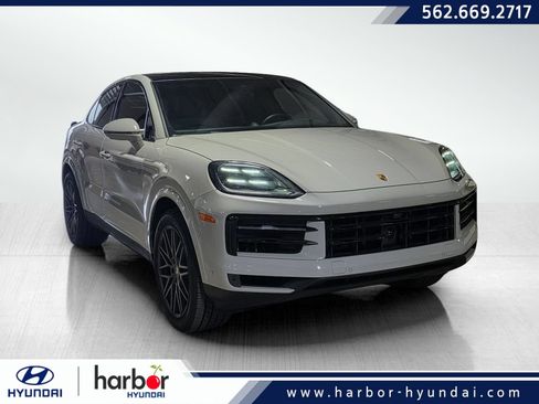 Used 2024 Porsche Cayenne Coupe AWD/4WD image 1