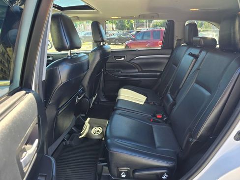 Used 2017 Toyota Highlander Limited AWD/4WD image 14