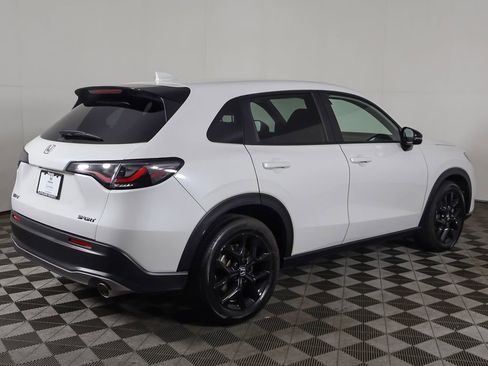 Used 2025 Honda HR-V Sport image 9