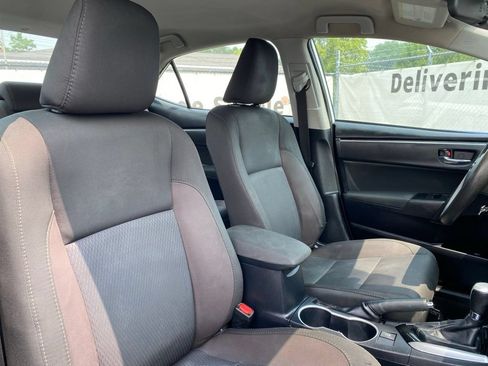 Used 2018 Toyota Corolla LE FWD image 15