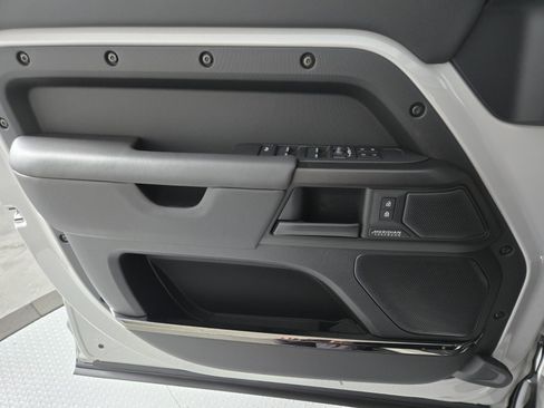 New 2026 Land Rover Defender 110 OCTA image 21