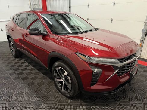 Used 2024 Chevrolet Trax RS FWD image 5