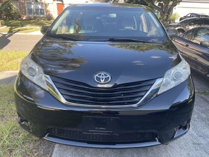 Used 2017 Toyota Sienna LE