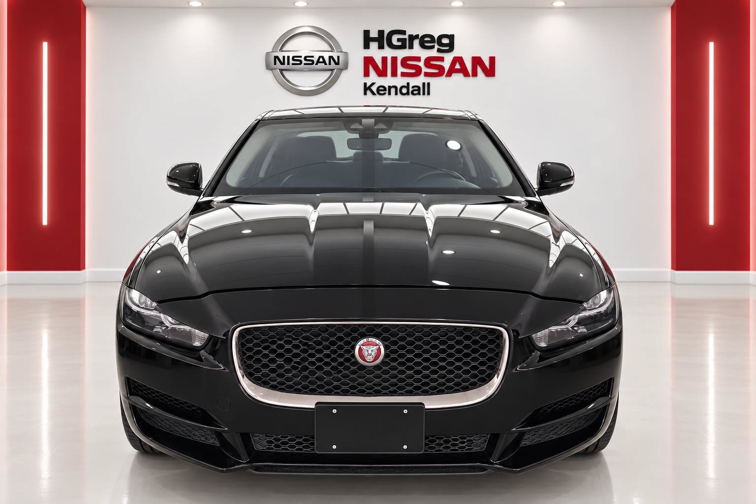 Used 2019 Jaguar XE RWD image 5