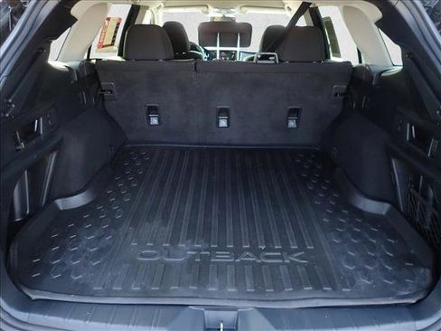 Used 2020 Subaru Outback Premium image 8