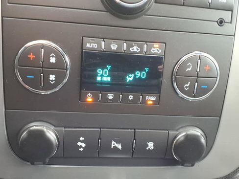 Used 2010 Chevrolet Avalanche LT w/ Luxury Package image 19