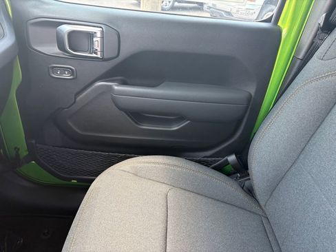 New 2025 Jeep Gladiator Sport image 24