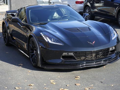 Used 2015 Chevrolet Corvette Z06 w/ 3LZ Preferred Equipment Group image 5