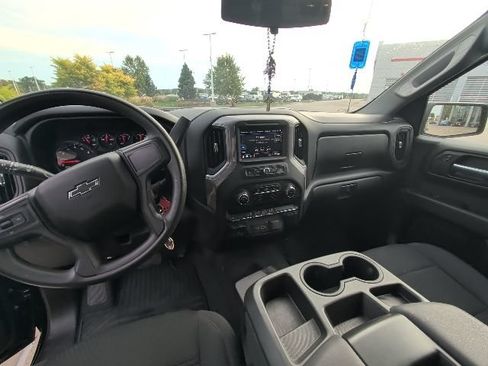 Used 2021 Chevrolet Silverado 1500 Custom Trail Boss AWD/4WD image 11