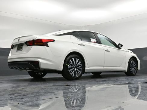 New 2026 Nissan Altima 2.5 SV FWD image 28