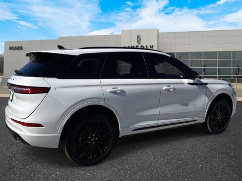 New 2026 Lincoln Corsair Premiere image 3