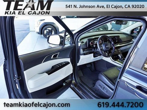 Certified 2024 Kia Carnival LX image 36