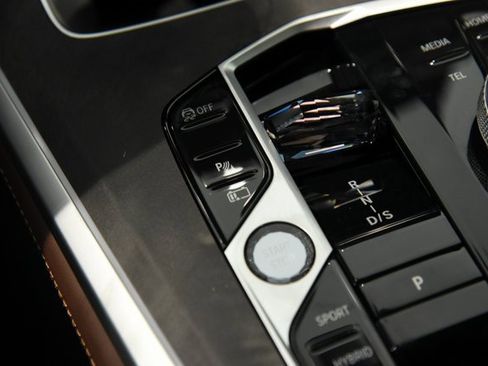 New 2026 BMW X5 xDrive50e w/ Executive Package image 17