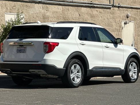 Certified 2023 Ford Explorer XLT w/ Equipment Group 202A RWD image 3