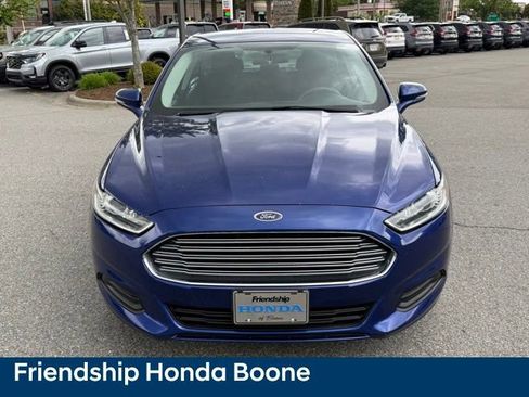 Used 2016 Ford Fusion SE FWD image 2
