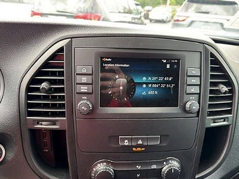 Used 2021 Mercedes-Benz Metris image 12