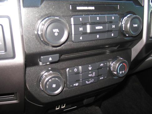 Used 2016 Ford F150 XLT w/ Equipment Group 301A Mid AWD/4WD image 40