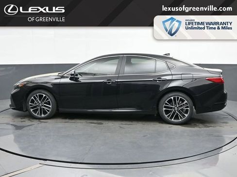 Used 2025 Toyota Camry XLE FWD image 5