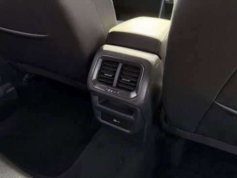Used 2023 Volkswagen Taos SE FWD image 19